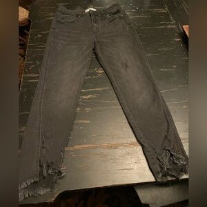 WOMENS BLACK DISTRESSED KANCAN JEANS. SIZE 11.